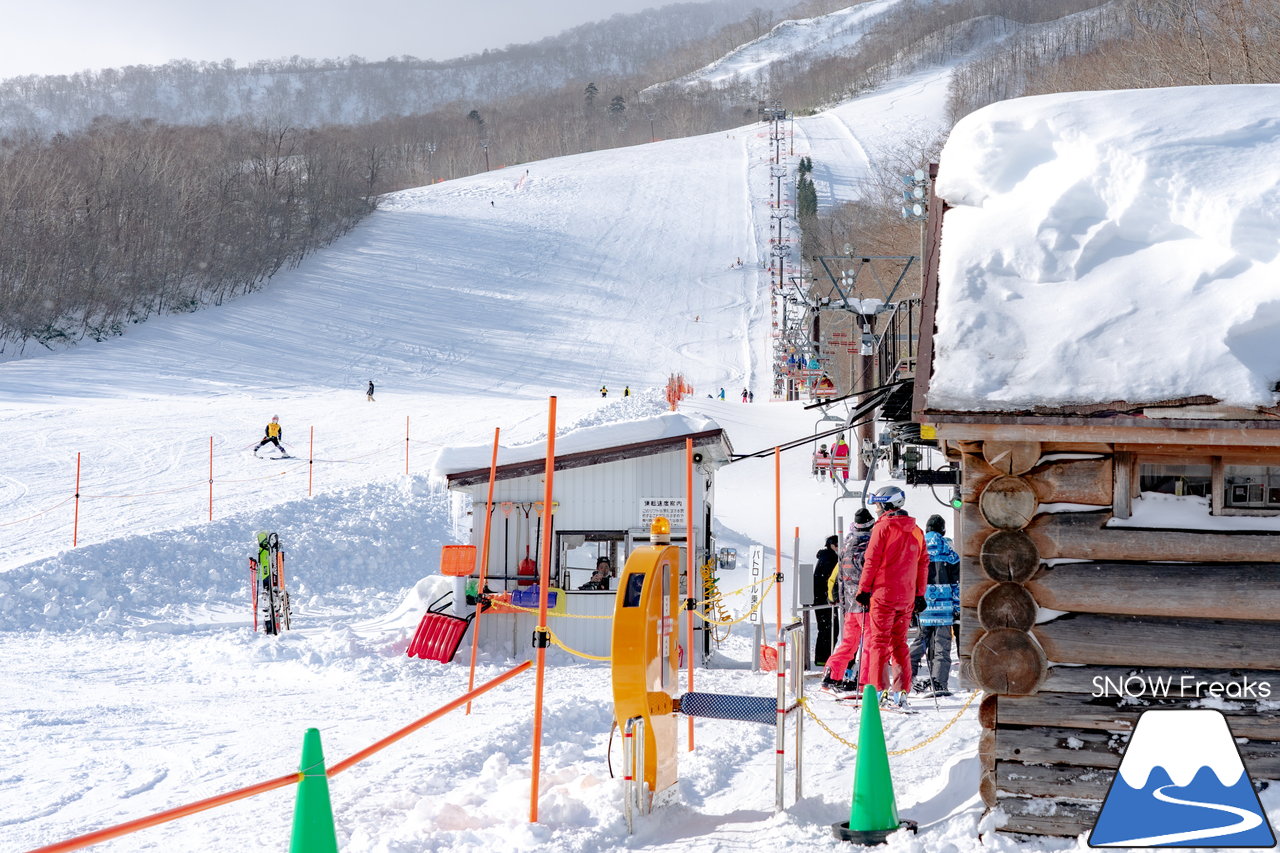 登別カルルス温泉サンライバスキー場｜待望の大雪！シュプールを描けばふわふわの雪煙が漂う、全7コースが滑走可能です(^^)v